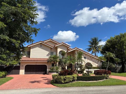 Photo of 610 SW 101st Ave, Plantation, FL 33324 (MLS # F10533028) Photo of 610 SW 101st Ave, Plantation, FL 33324 (MLS # F10533028)