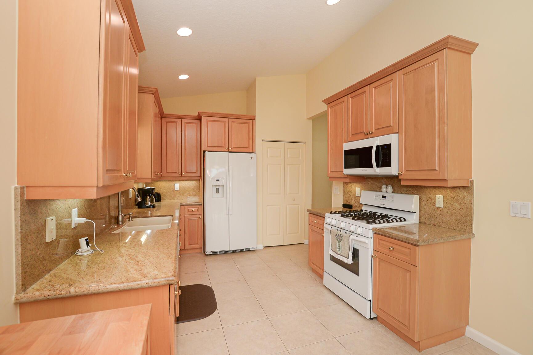 CASCADES AT ST LUCIE WEST - Residential Lease