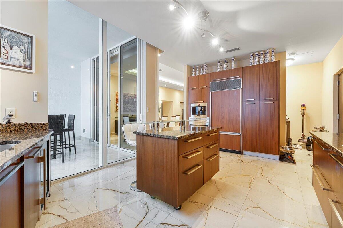 TDR TOWER II CONDO - Residential Lease