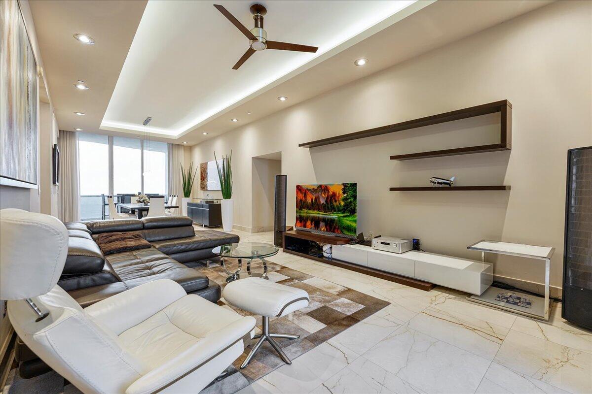 TDR TOWER II CONDO - Residential Lease