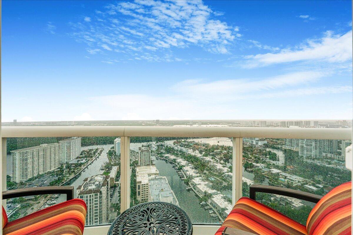 TDR TOWER II CONDO - Residential Lease