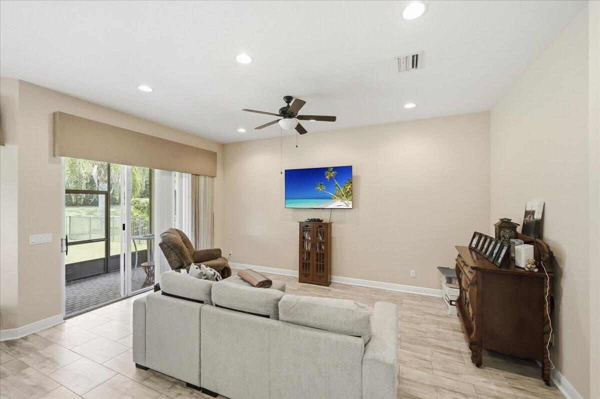 FALCON TRACE PLAT FIVE - Residential