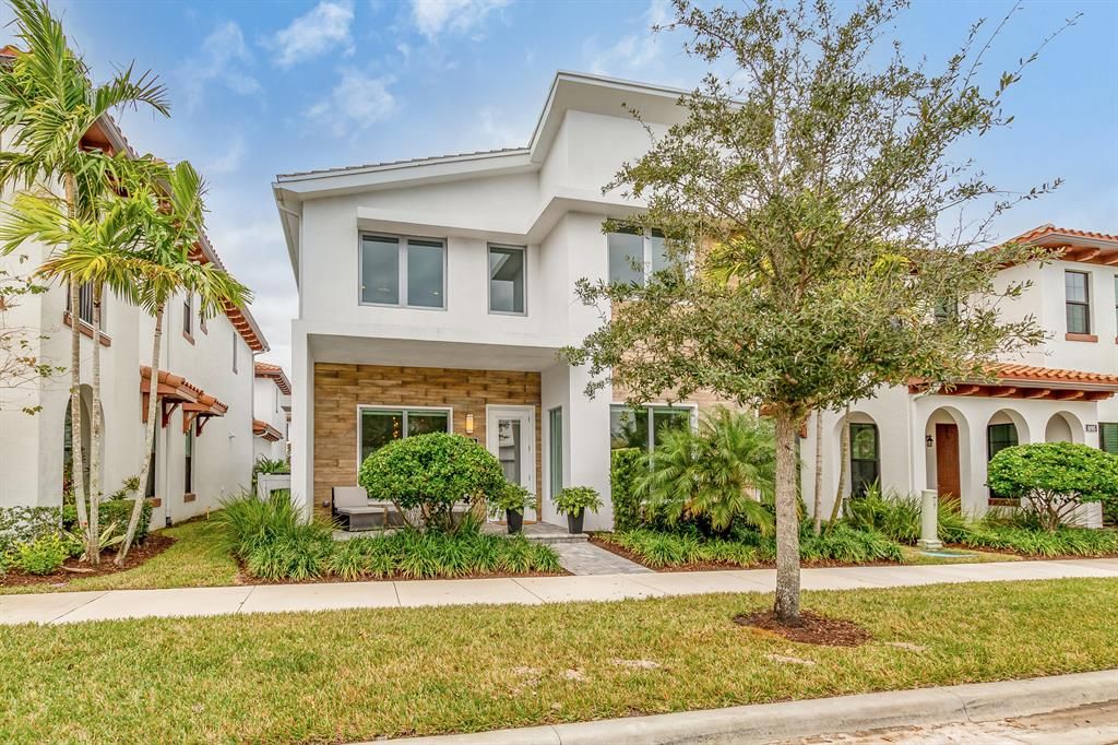 Photo of 1093 Faulkner Terrace, Palm Beach Gardens, FL 33418 (MLS # R10702657)