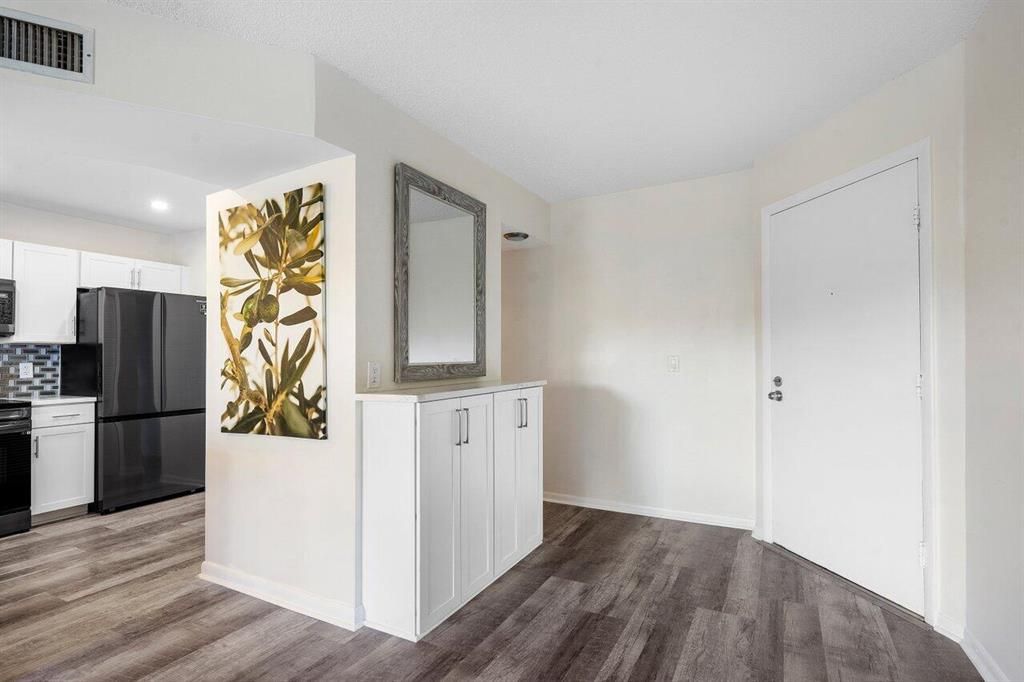 Photo of 1605 S Us Highway 1 Avenue #105 V2, Jupiter, FL 33477 (MLS # R10764471)