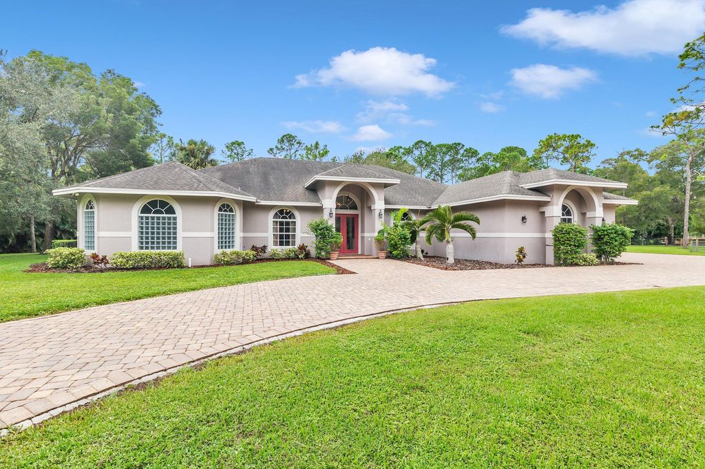 Photo of 13638 Mallard Way, Palm Beach Gardens, FL 33418 (MLS # R10928244)