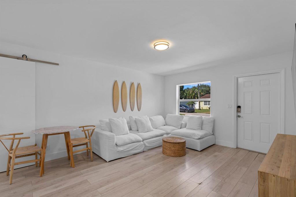 Photo of 212 SE 1st Avenue, Boynton Beach, FL 33435 (MLS # R11069780)