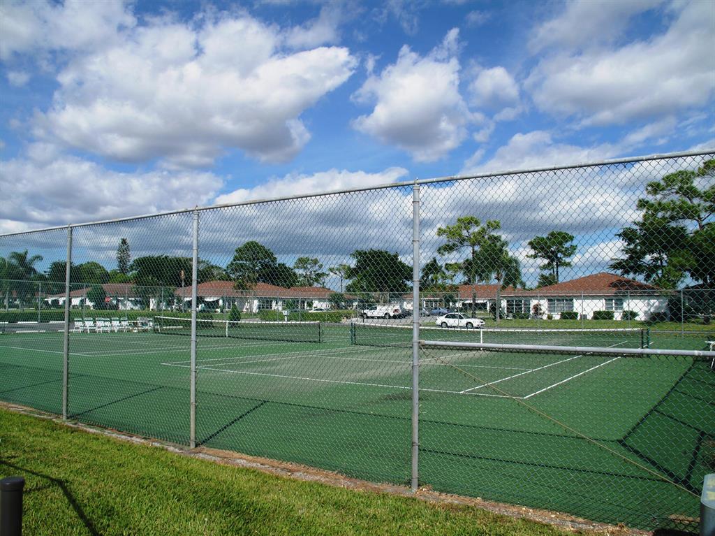 HIGH POINT OF DELRAY SEC 7 CONDO - Residential