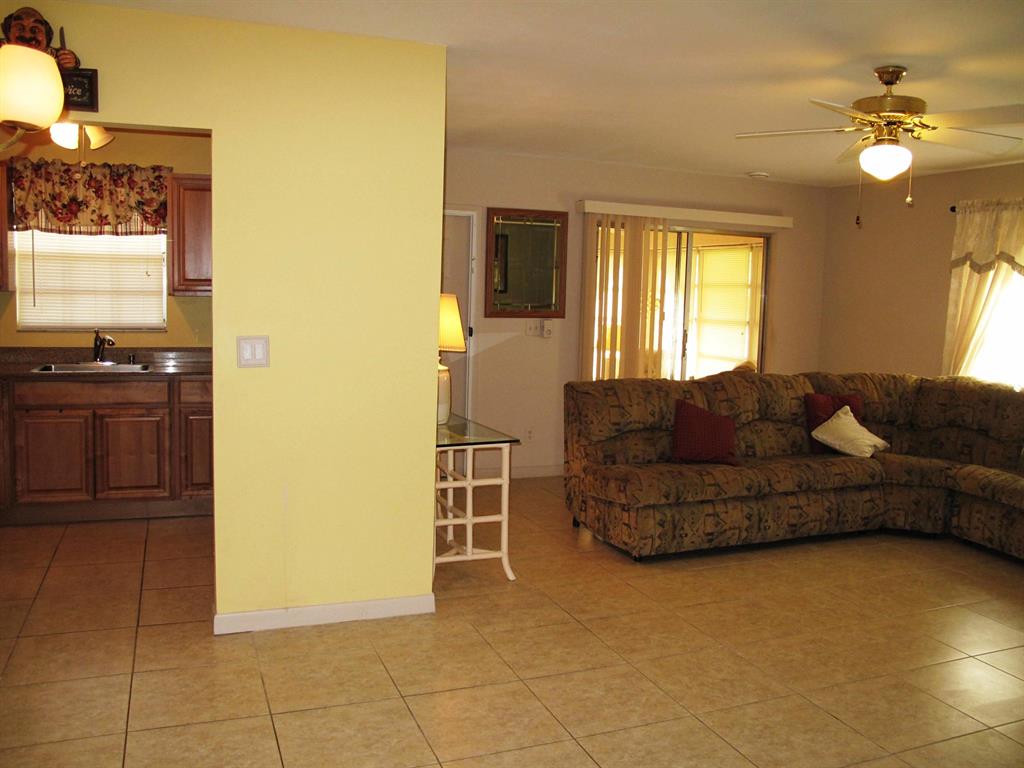 HIGH POINT OF DELRAY SEC 7 CONDO - Residential