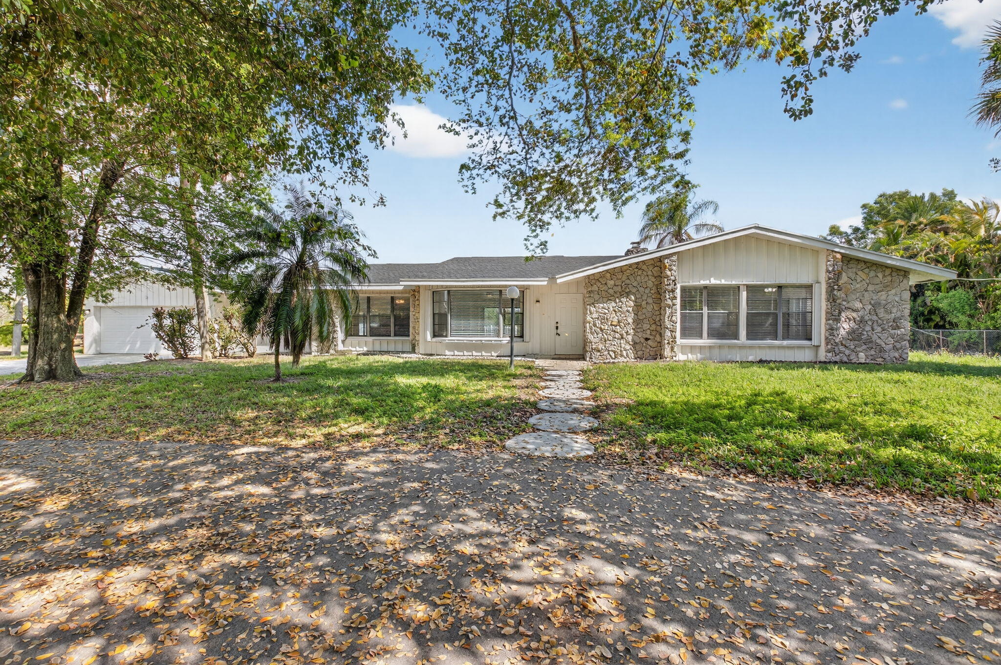 TIERRA DEL REY NORTH - Residential Lease