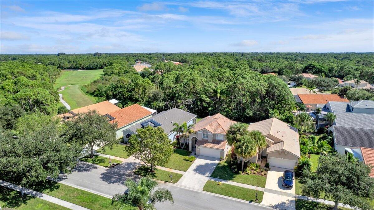7119 SE Twin Oaks Circle