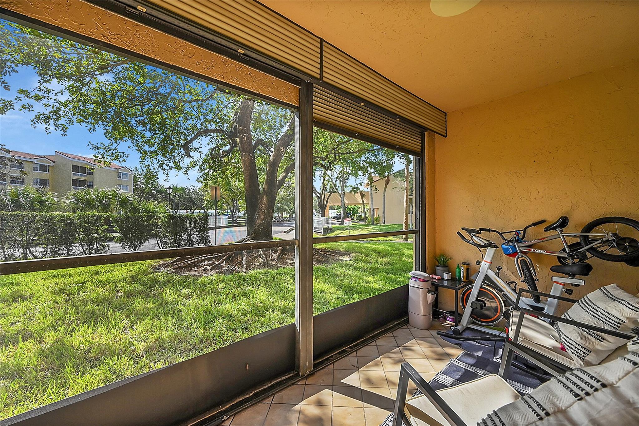 Jacaranda Heights - Residential