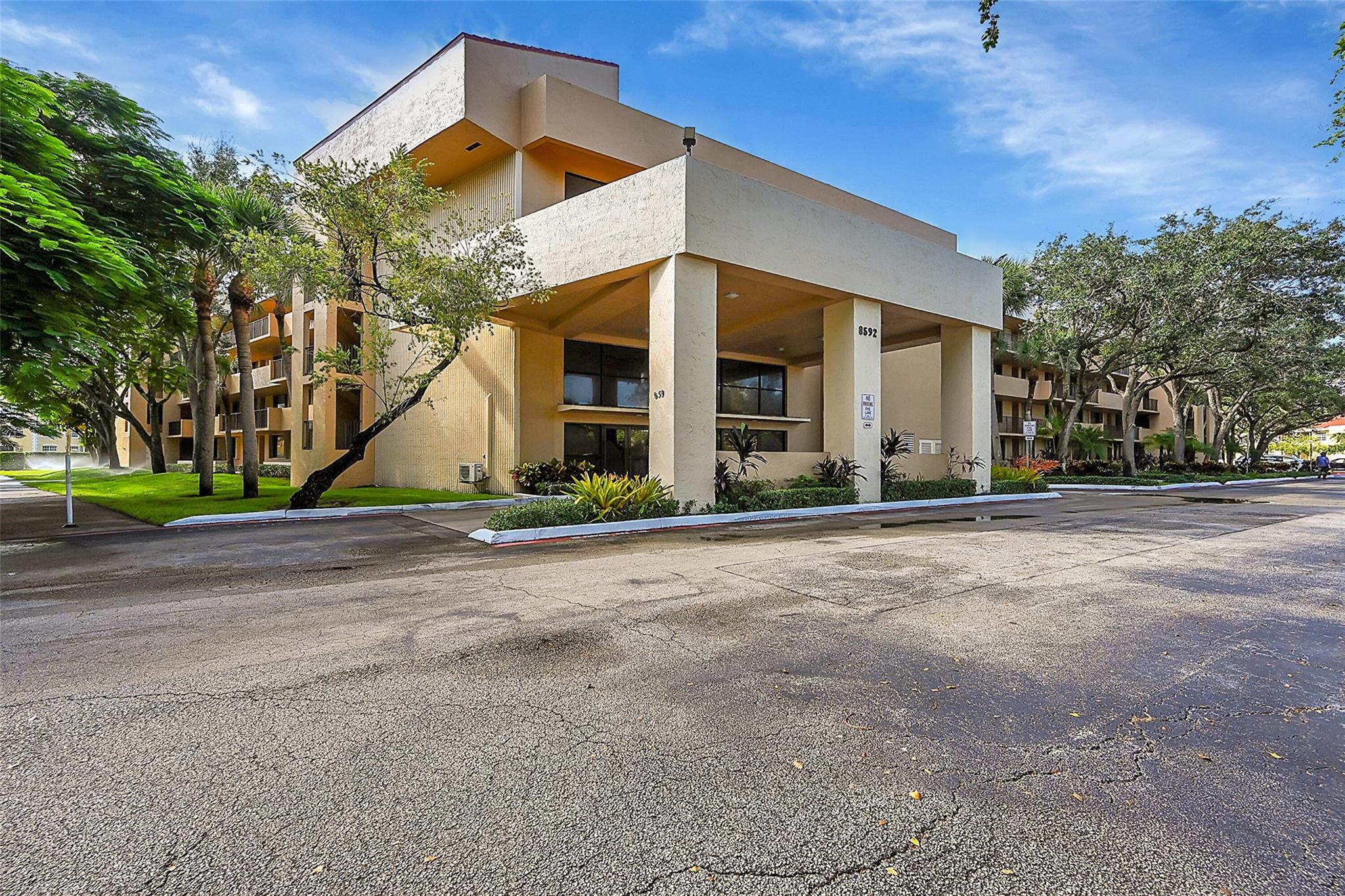 Jacaranda Heights - Residential