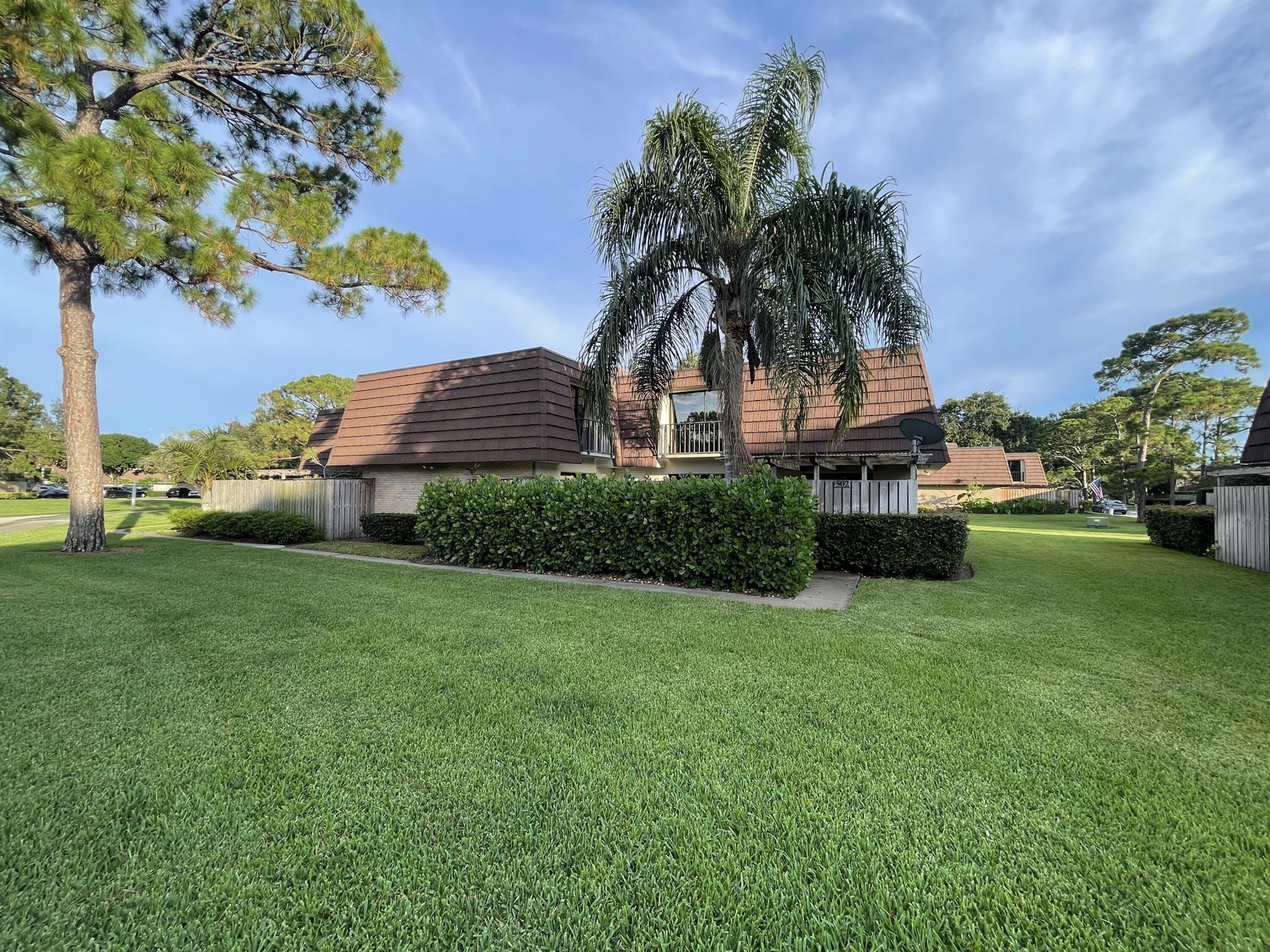 Terrific Townhome in the heart of Palm Beach Gardens. 2 Bedroom , 2.5 bath with a Bonus Den or office. Beautiful wood like porcelain tile floors throughout.. Spacious Great room with sliders that lead to a huge fenced patio to Barbecue and Entertain. Garden Lakes is a quick ride to the beautiful beaches and close to all the casual & fine restaurants on PGA Blvd and shopping at the Gardens Mall & Downtown Shoppes. 5 min to the Turnpike, I-95 and 20 minutes to the Airport. Terrific Townhome, Perfect location..
