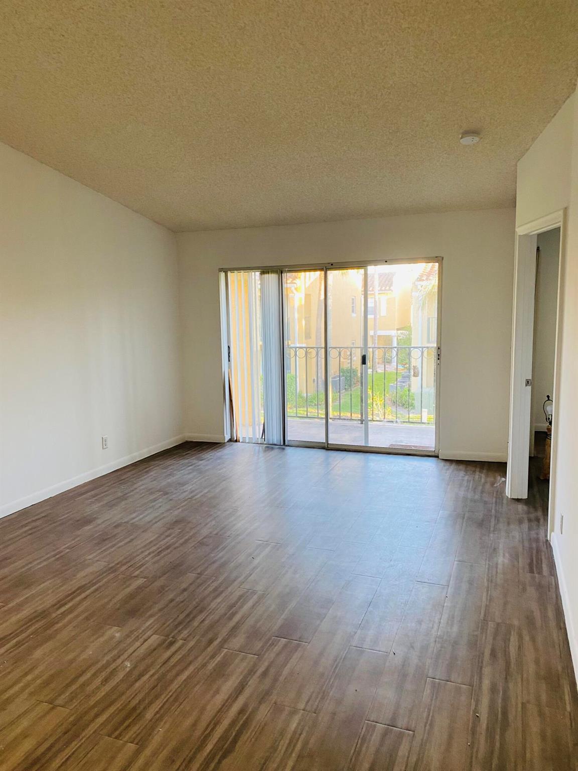 BAY REACH CONDO - Residential Lease