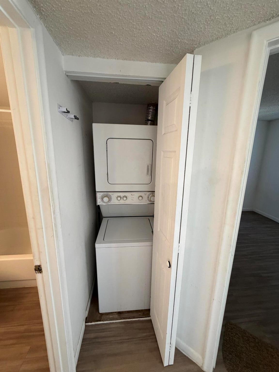 BAY REACH CONDO - Residential Lease