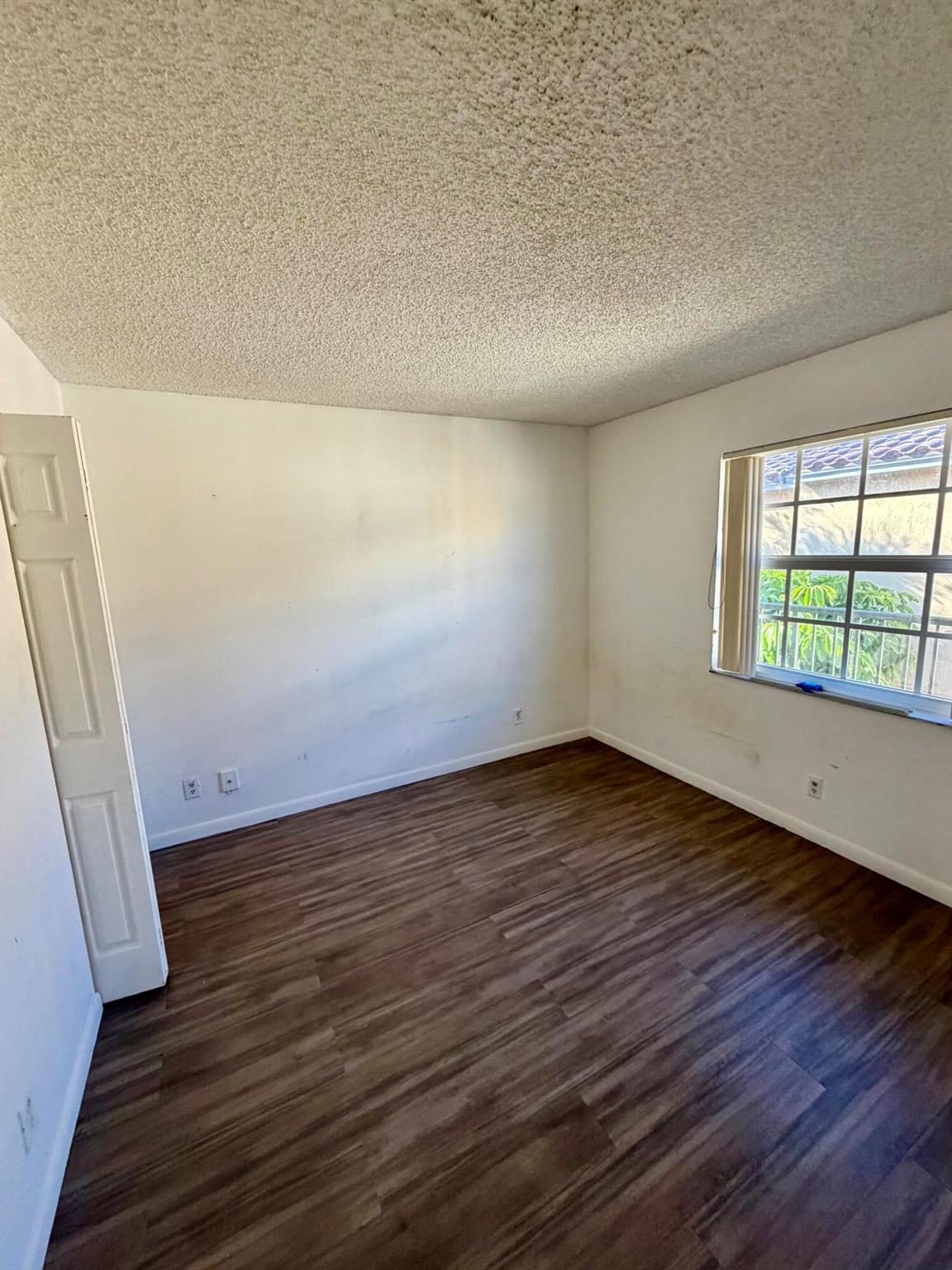 BAY REACH CONDO - Residential Lease