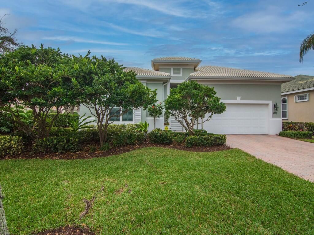 Photo of 1336 Riverside Lane, Vero Beach, FL 32963 (MLS # R10966398)