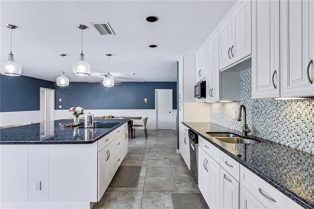 Photo of 1500 SW 8th Avenue, Boca Raton, FL 33486 (MLS # R10812684)