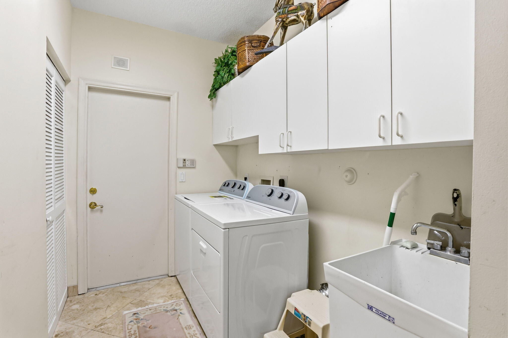 ABERDEEN 9 - Residential Lease