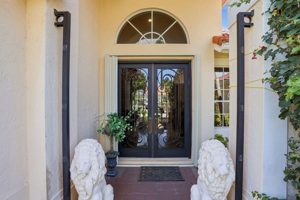 Photo of 7821 Dorchester Road, Boynton Beach, FL 33472 (MLS # B26026002)