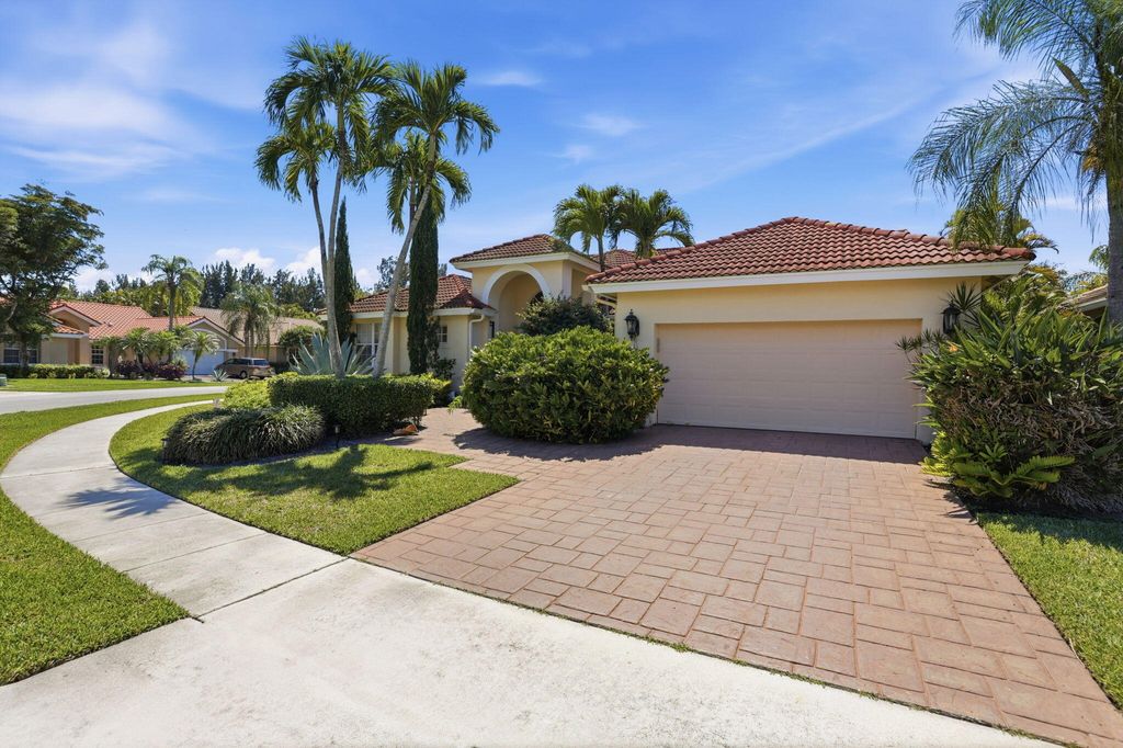 Photo of 7821 Dorchester Road, Boynton Beach, FL 33472 (MLS # B26026002)