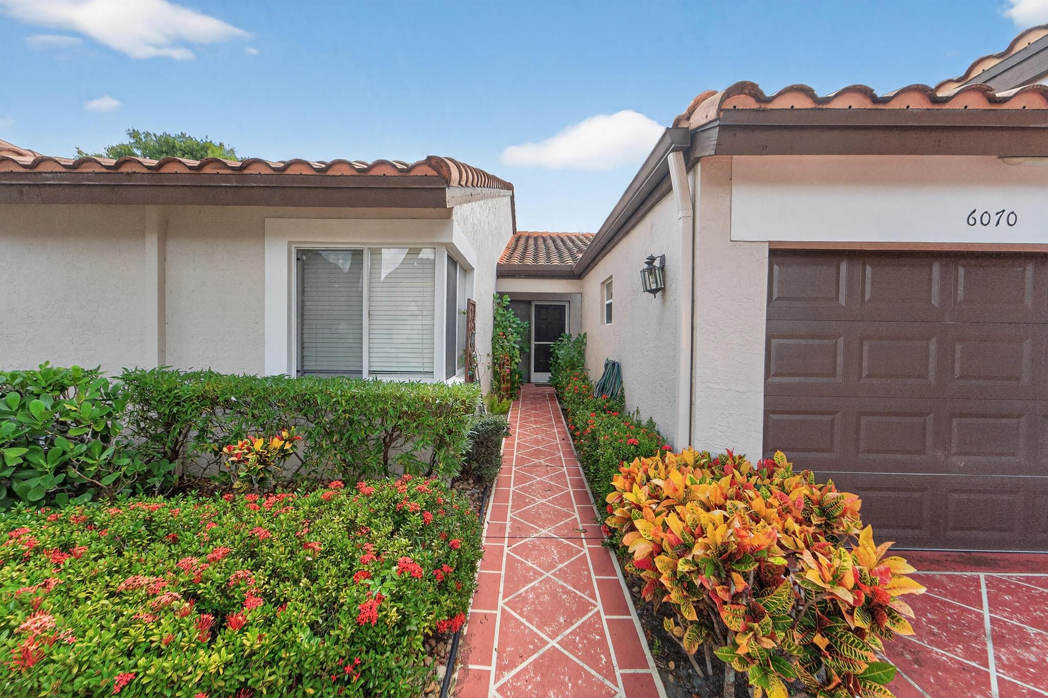 HUNTINGTON POINTE - Residential Lease