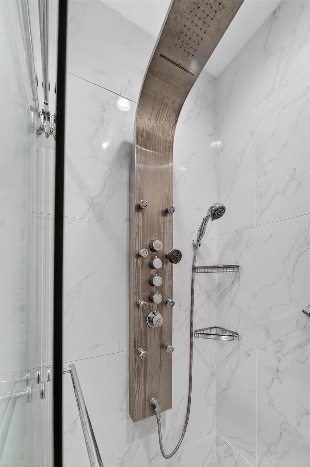 HUNTINGTON POINTE - Residential Lease