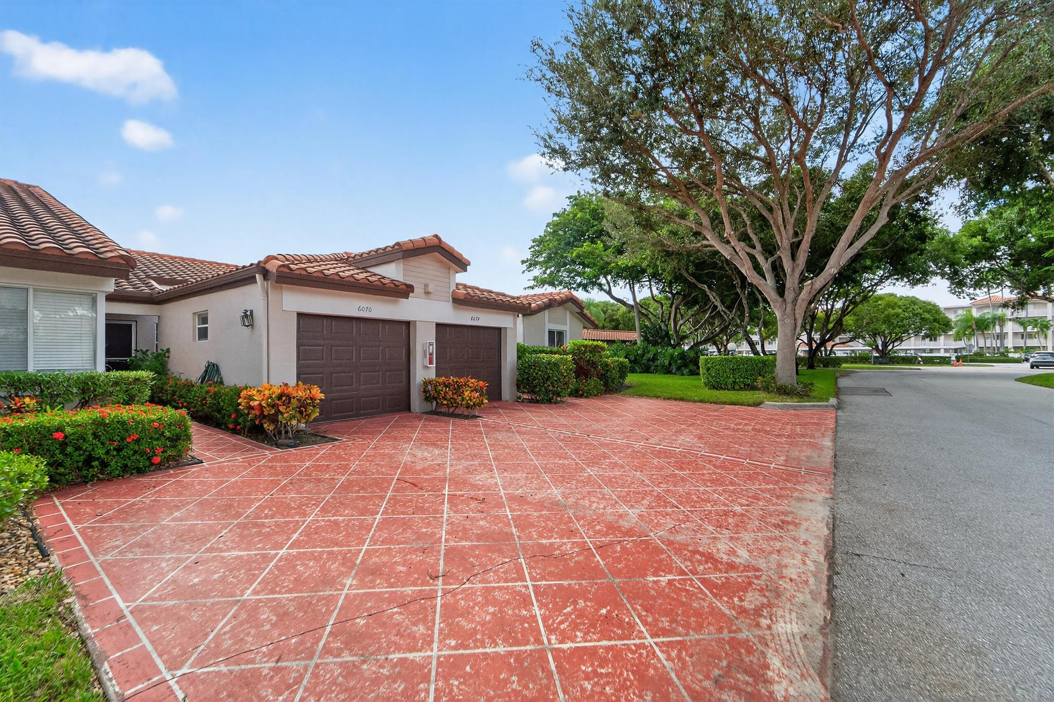 HUNTINGTON POINTE - Residential Lease