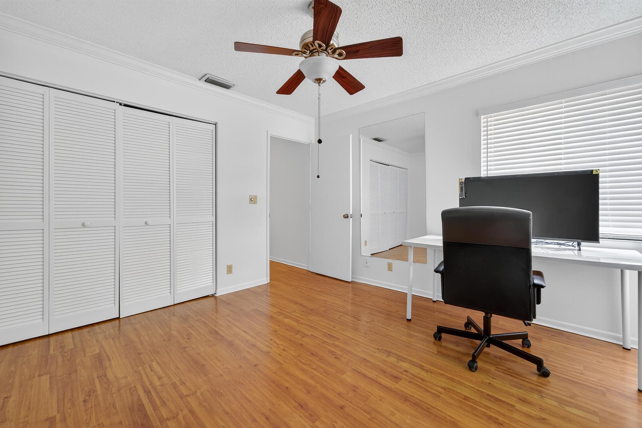 HUNTINGTON POINTE - Residential Lease