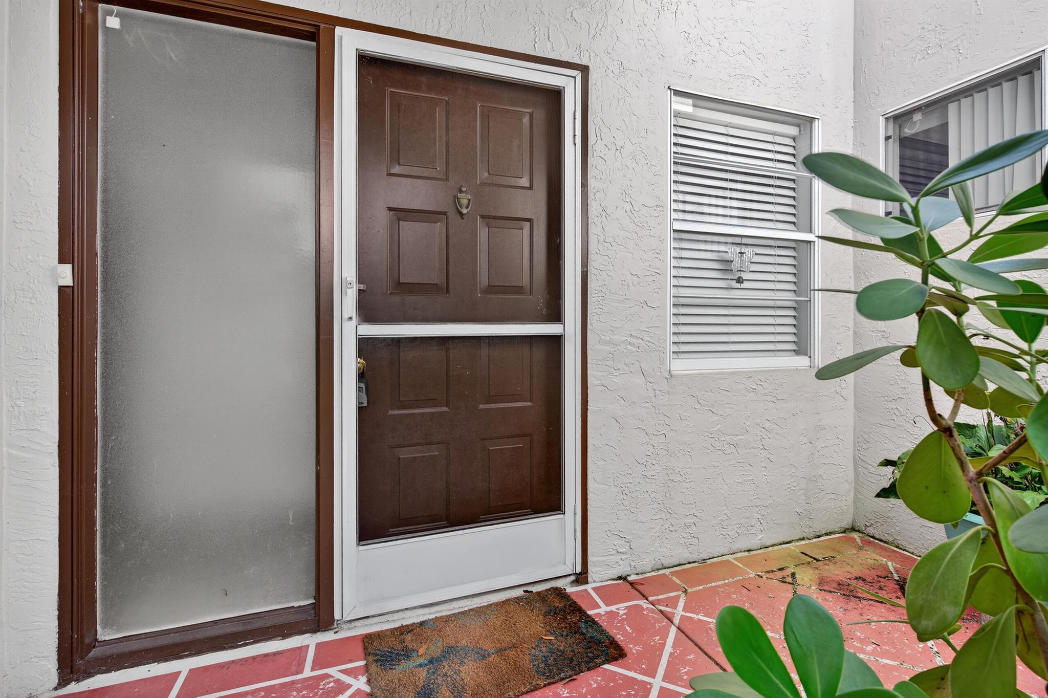 HUNTINGTON POINTE - Residential Lease