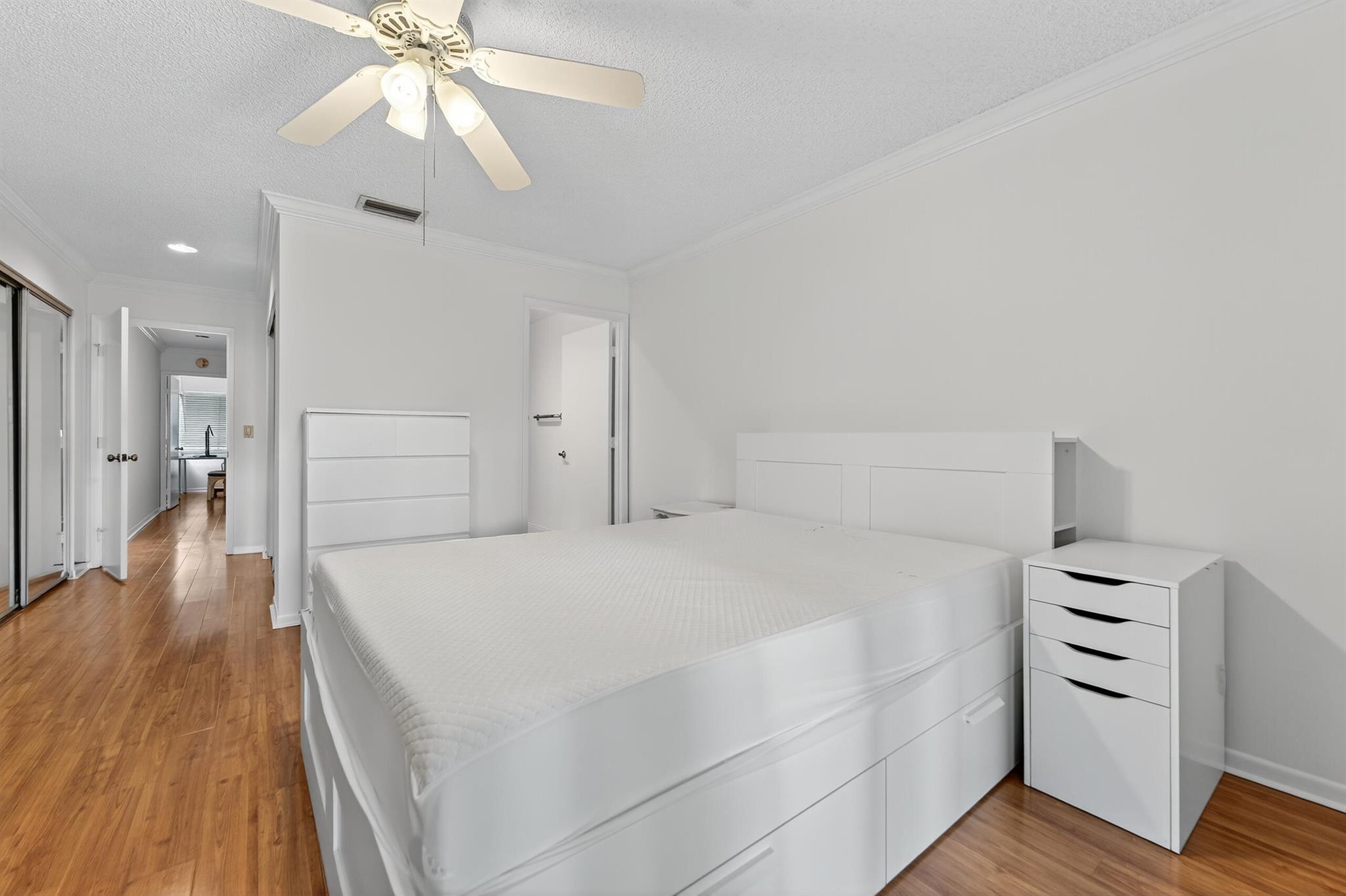 HUNTINGTON POINTE - Residential Lease