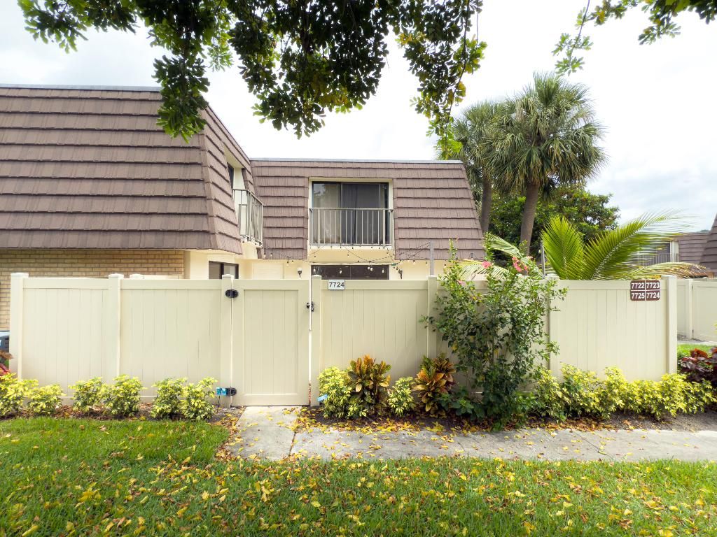 Photo of 7724 77th Way, West Palm Beach, FL 33407 (MLS # R11156966)