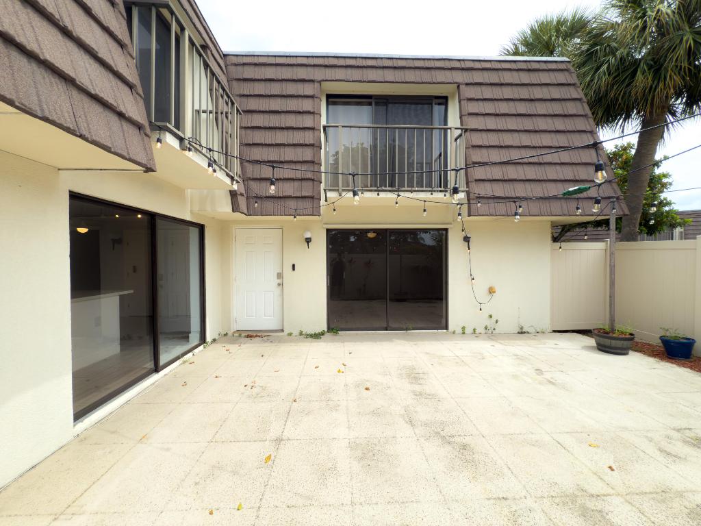 HERITAGE VILLAGE OF P B LAKES - Residential