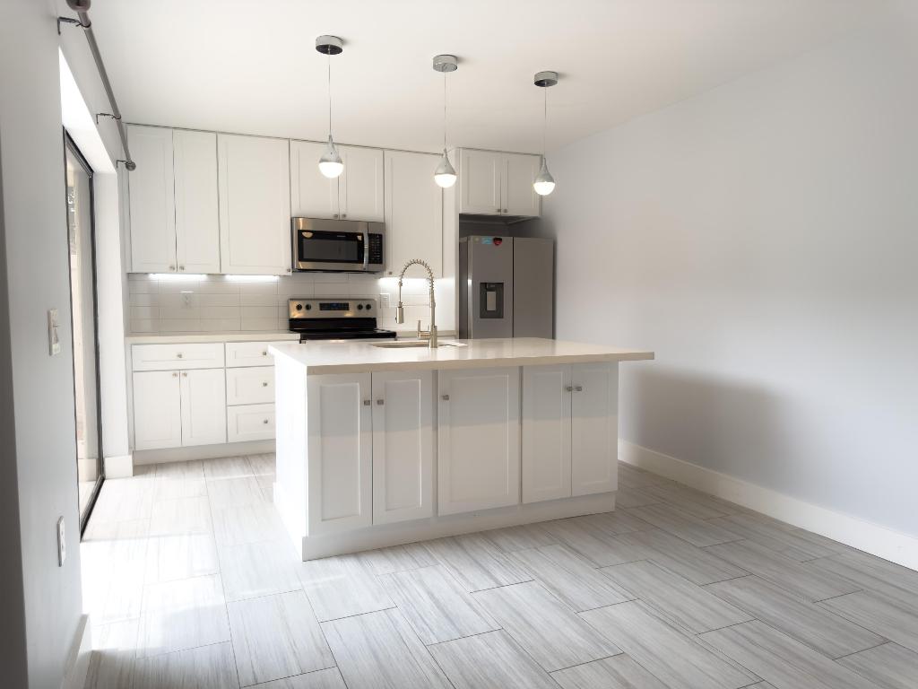 HERITAGE VILLAGE OF P B LAKES - Residential