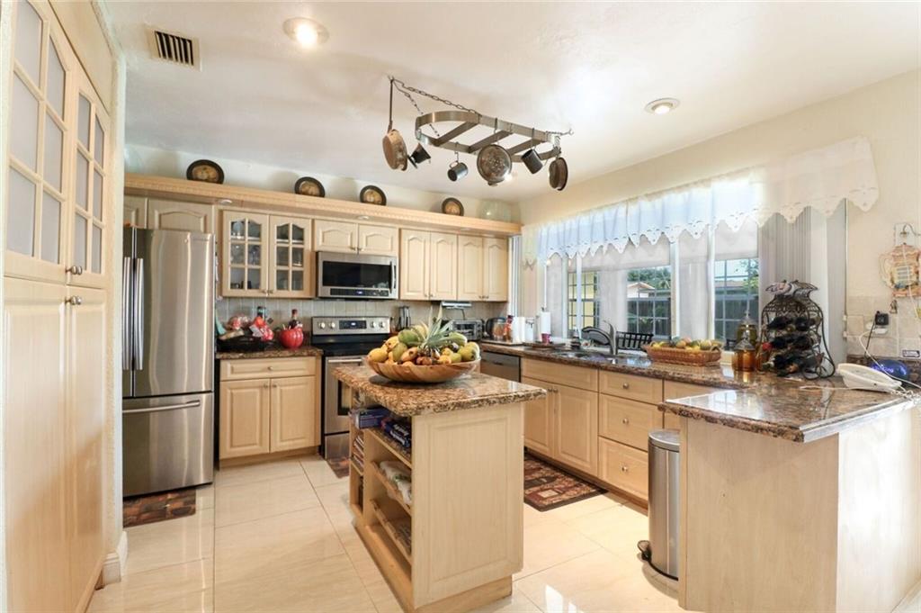 SUNRISE GOLF VILLAGE - Residential