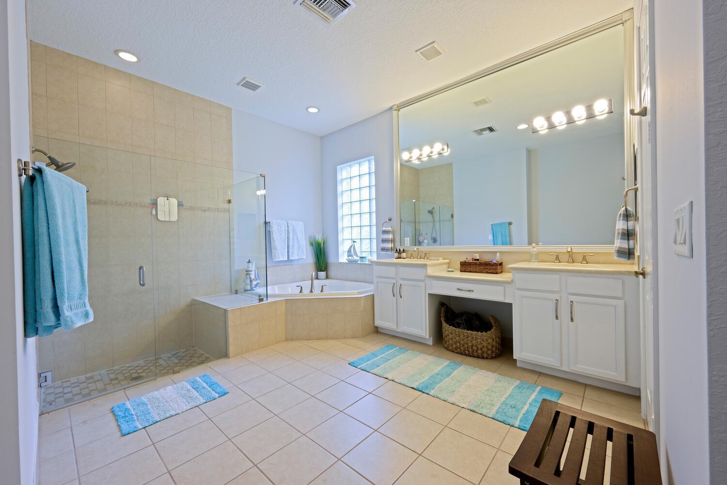 Four Seasons - Residential