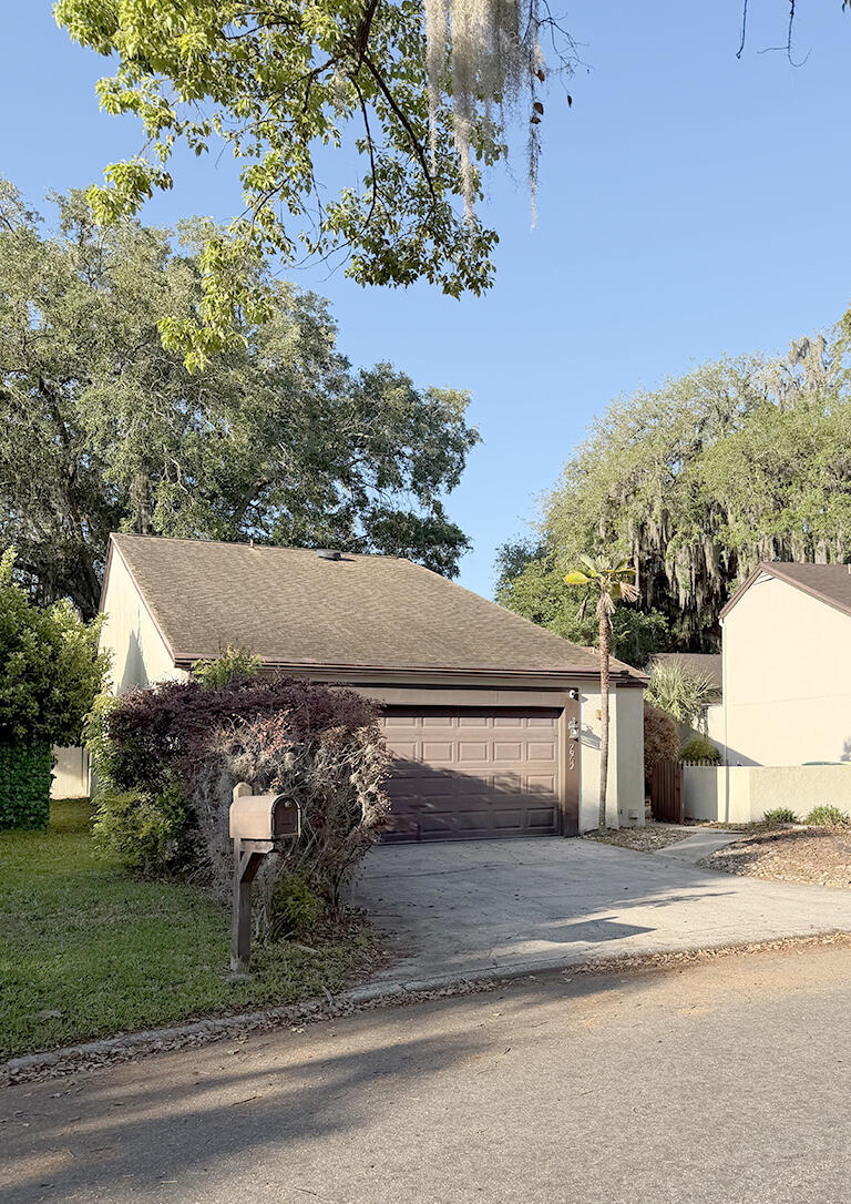 LINKSIDE AT BAYMEADOWS - Residential