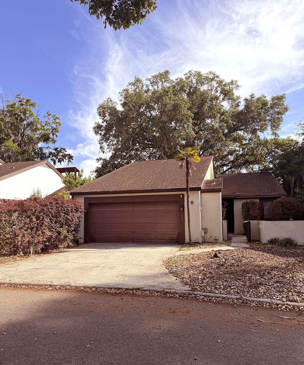 LINKSIDE AT BAYMEADOWS - Residential