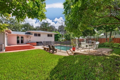 Tiny photo for 291 SW 60TH Avenue, Plantation, FL 33317 (MLS # B26087637)