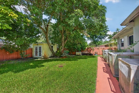 Tiny photo for 291 SW 60TH Avenue, Plantation, FL 33317 (MLS # B26087637)