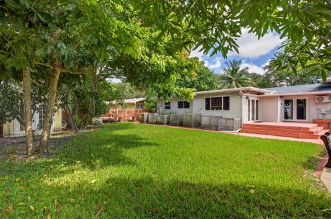 Tiny photo for 291 SW 60TH Avenue, Plantation, FL 33317 (MLS # B26087637)