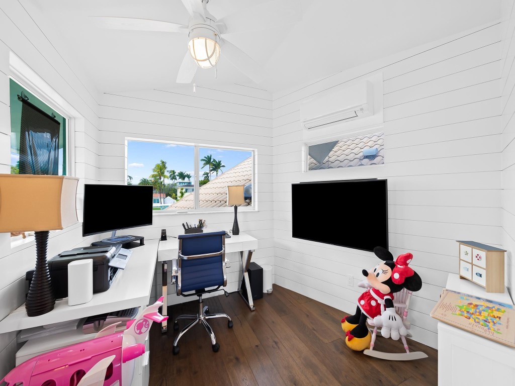 Lauderdale Harbors - Residential