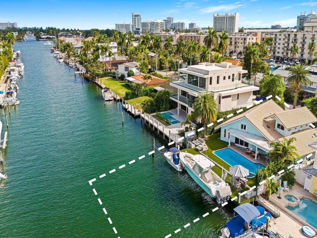 Photo of 1631 SE 14th Street, Fort Lauderdale, FL 33316 (MLS # F10546835)