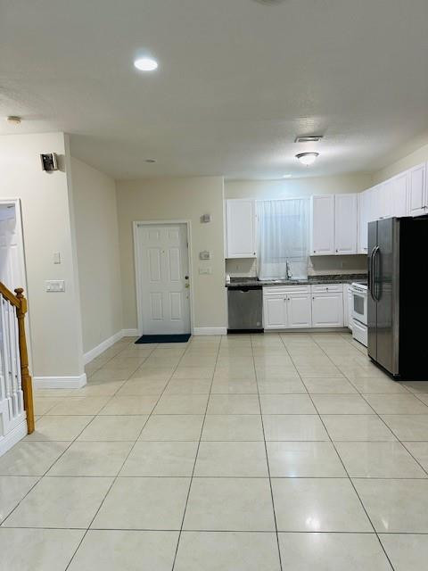 VILLA PALMS CONDO - Residential Lease