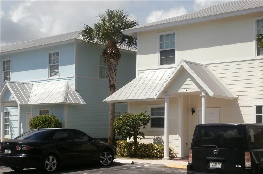 VILLA PALMS CONDO - Residential Lease