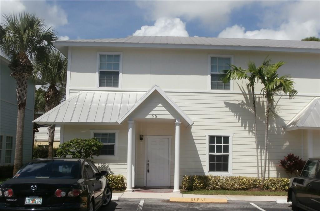 VILLA PALMS CONDO - Residential Lease
