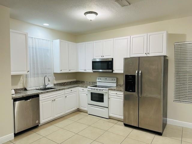 VILLA PALMS CONDO - Residential Lease