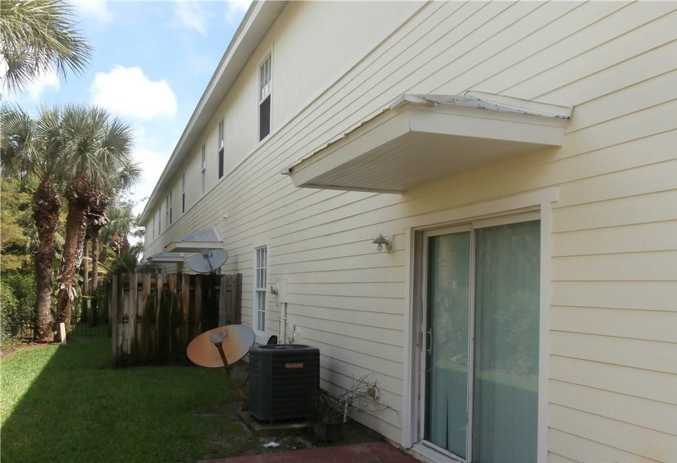 VILLA PALMS CONDO - Residential Lease