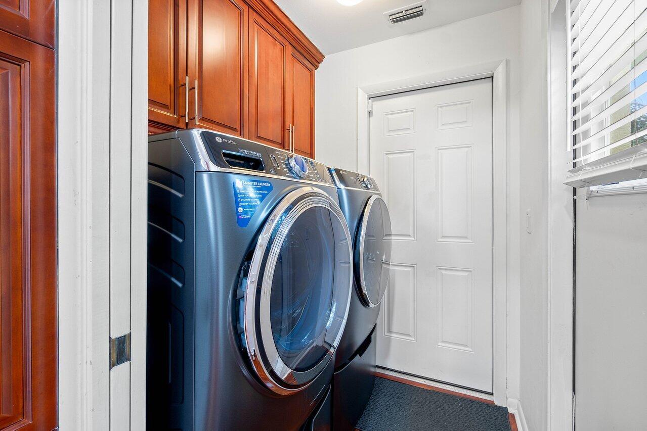 VILLE DE CAPRI / POLO CLUB - Residential Lease