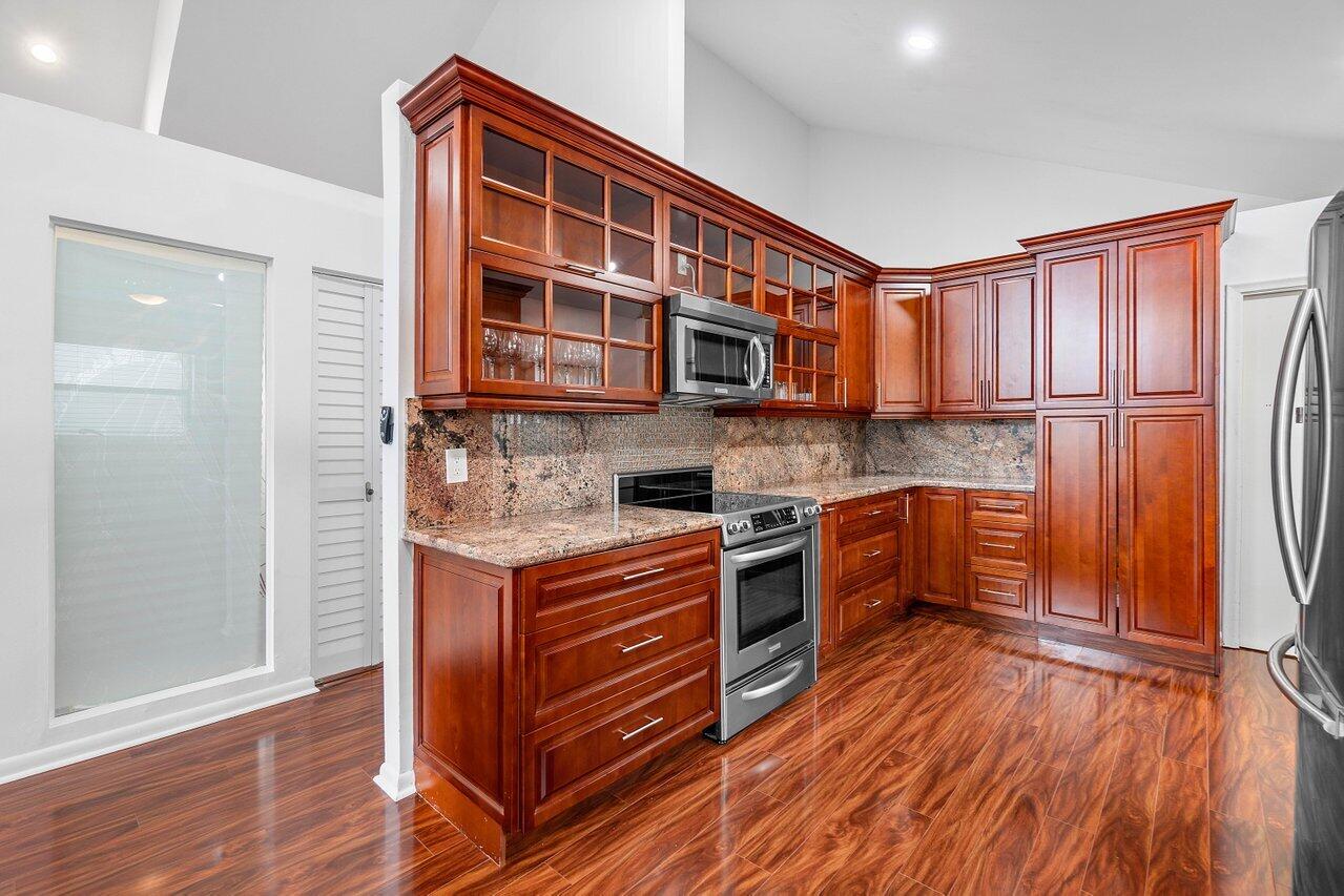 5236 Via De Amalfi Drive